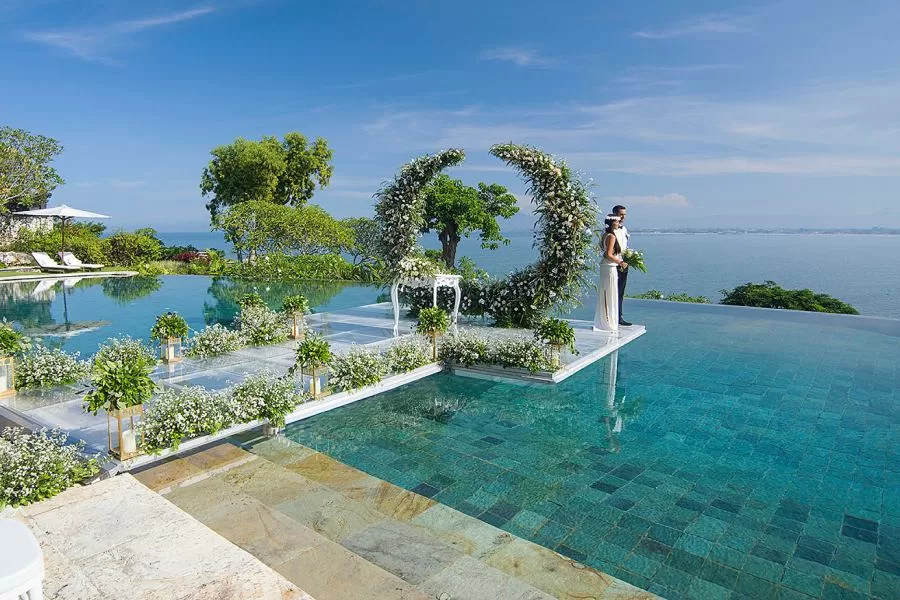 Floating glass stage for your wedding in Bali overlooking the Indian Ocean