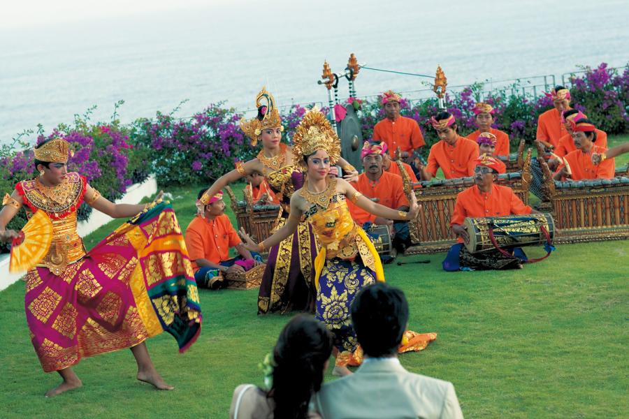 Gamelan & Dance are brought to your stunning wedding venue in Bali