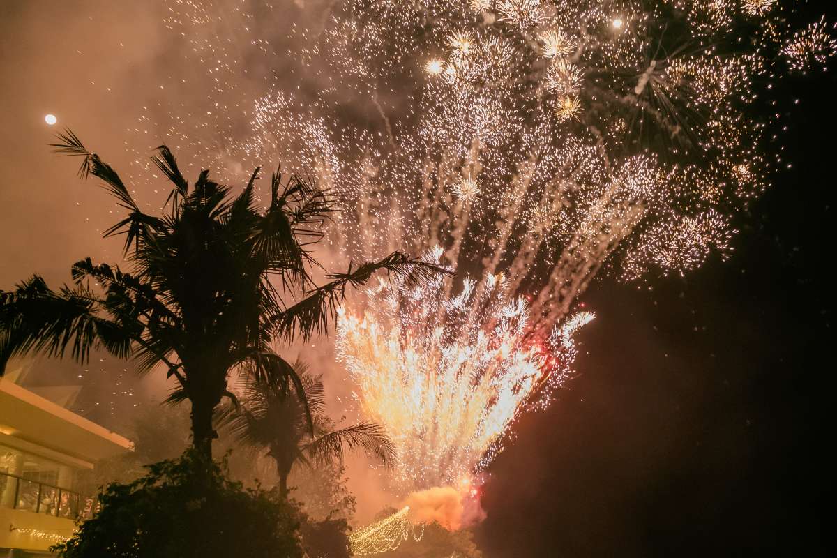 The celebration reaches its climax with 300 shots of colorful fireworks at your dream Bali wedding venue