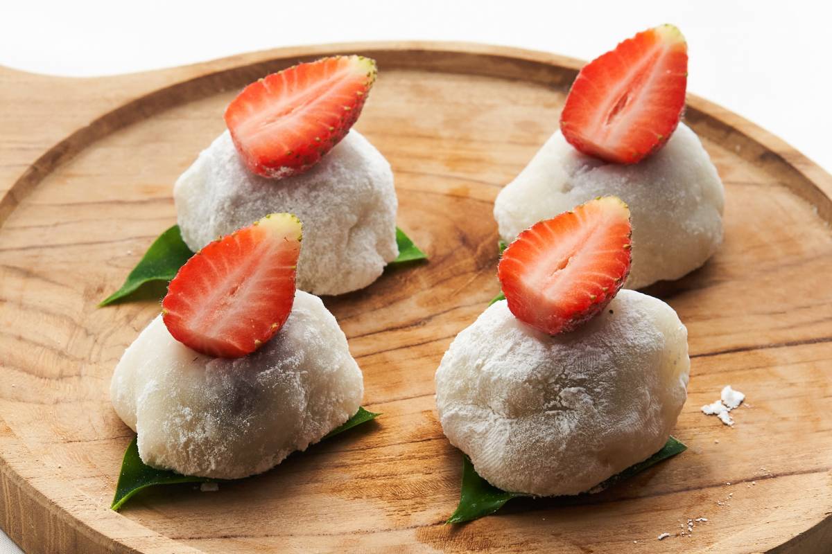 ICHIGO DAIFUKU (Strawberry MOCHI)