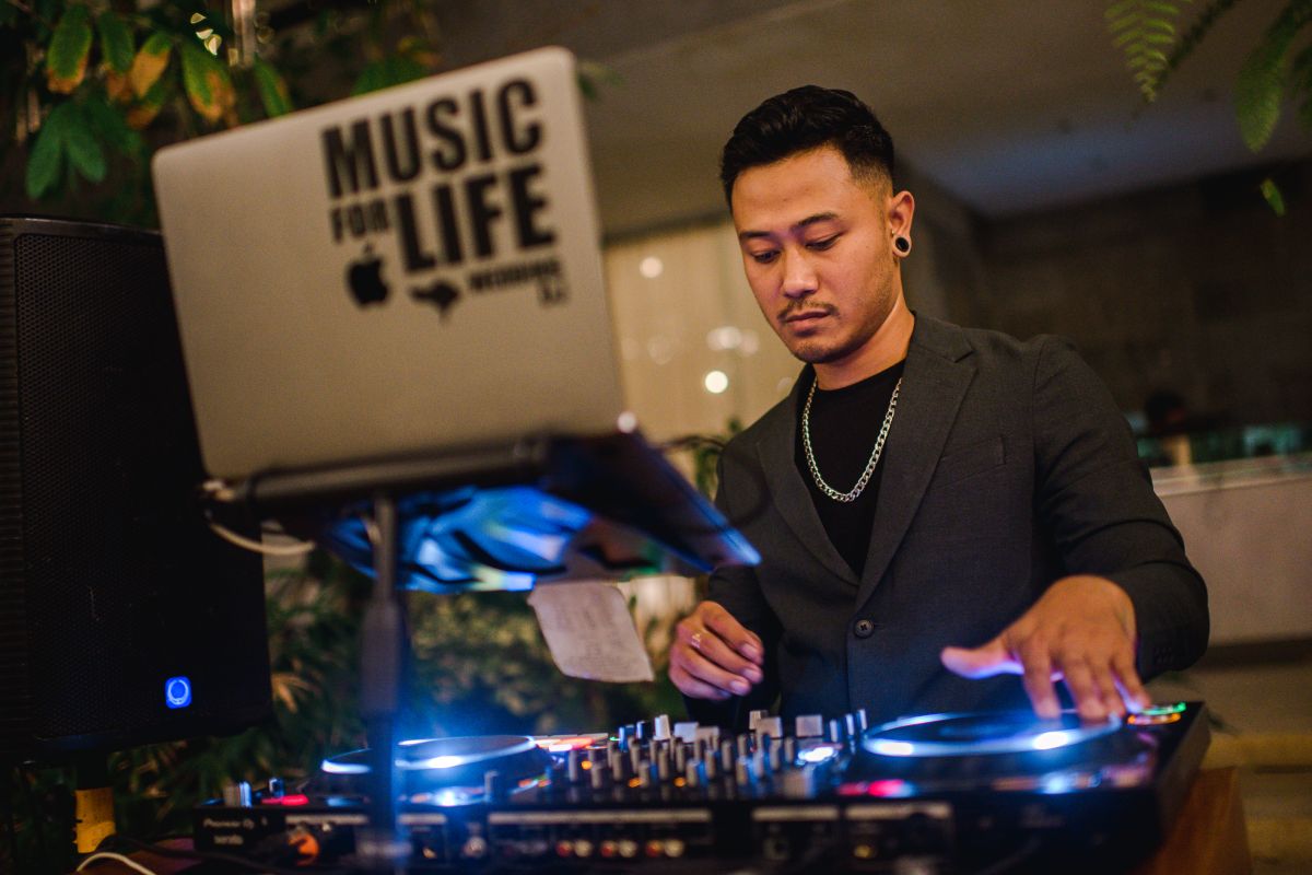 DJ: Dipa for your Bali wedding reception
