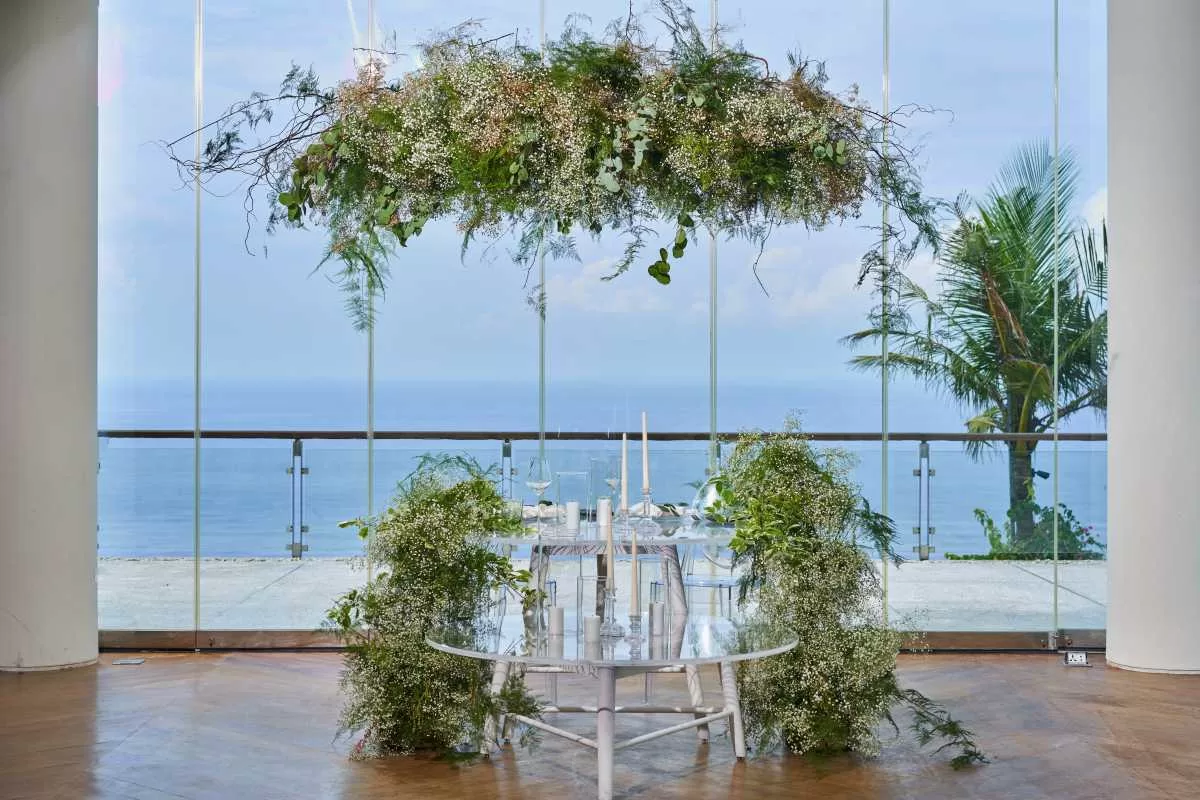Bride & Groom Table, intimate decoration, wedding decoration, hanamizuki, bali wedding package, bali wedding venue, bali destination wedding, best wedding venue in bali, Tirtha Bali wedding planner, bali wedding, wedding bali