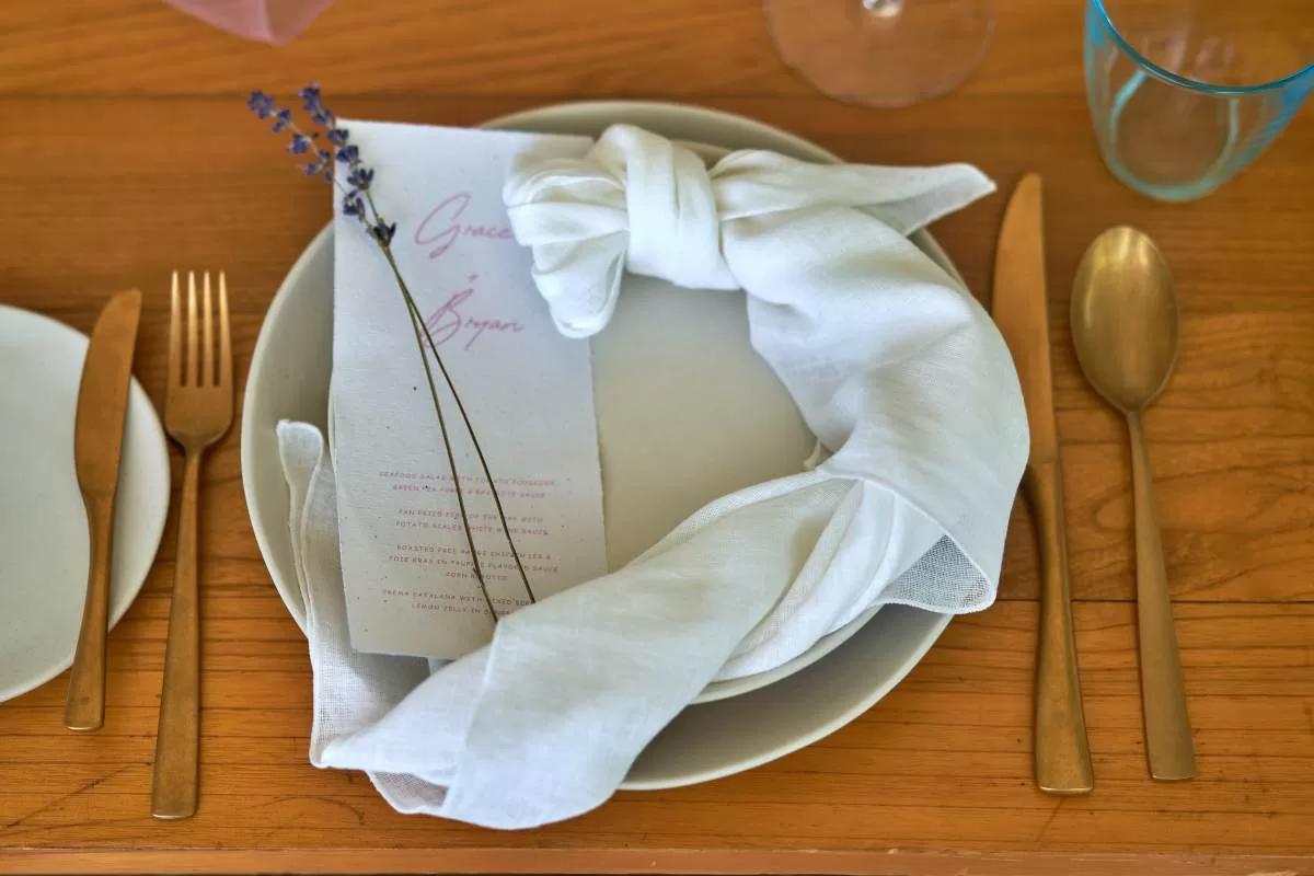Place Card & Menu Card, intimate decoration, wedding decoration, hanamizuki, bali wedding package, bali wedding venue, bali destination wedding, best wedding venue in bali, Tirtha Bali wedding planner, bali wedding, wedding bali