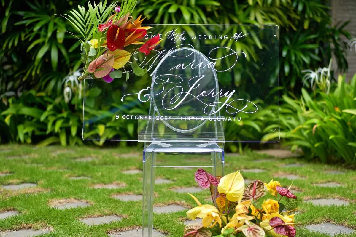welcome board, intimate decoration, wedding decoration, hanamizuki, bali wedding package, bali wedding venue, bali destination wedding, best wedding venue in bali, Tirtha Bali wedding planner, bali wedding, wedding bali
